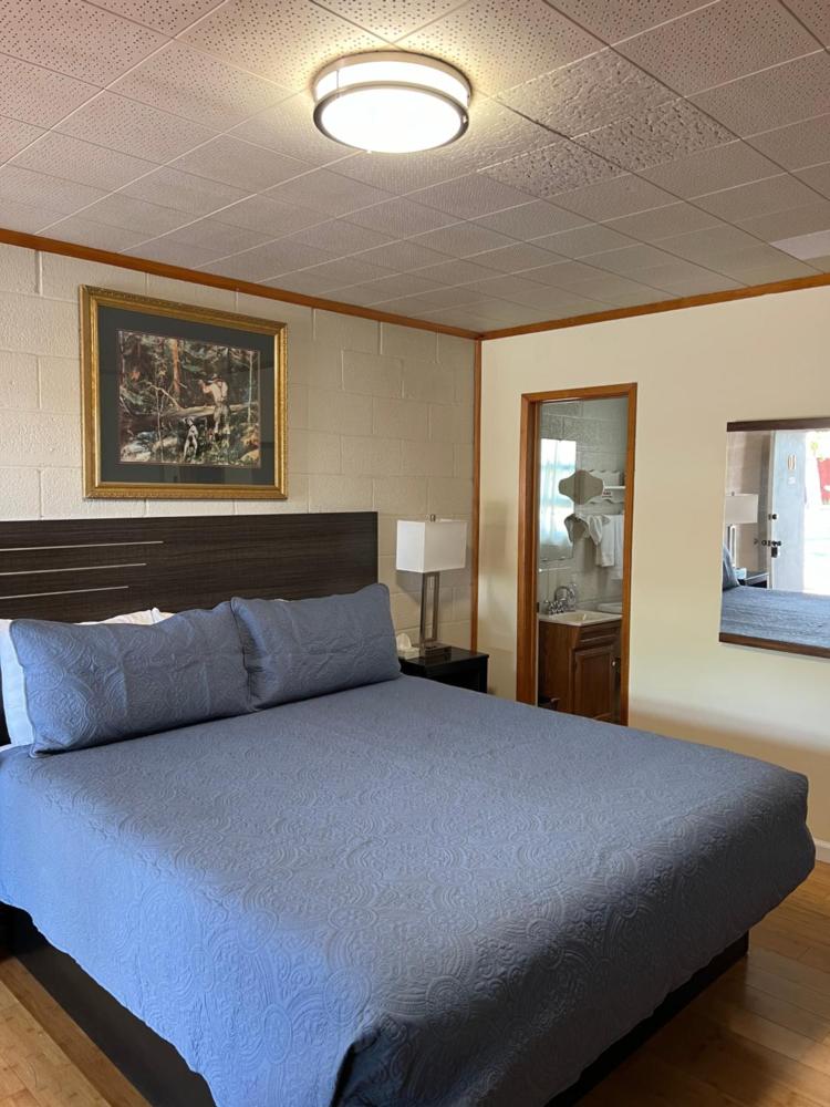 Deluxe King Room interior